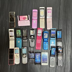 携帯電話モックアップの値段と価格推移は？｜2件の売買データから携帯