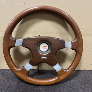 Momo ウッドステアリングの値段と価格推移は？｜60件の売買データから