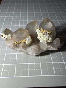 水晶クラスターの値段と価格推移は？｜225件の売買データから水晶