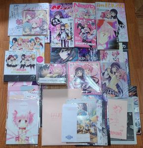 魔法少女まどか☆マギカ 色紙の値段と価格推移は？｜245件の売買データ