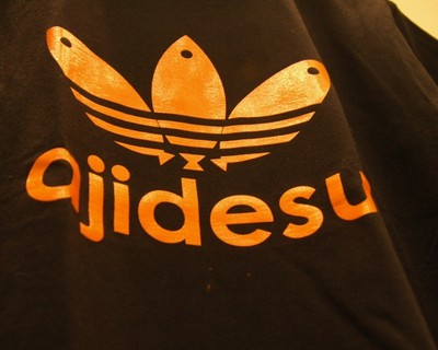 パロディtシャツajidesu おもしろtシャツ半袖 黒 オレンジm 文字 ロゴ 売買されたオークション情報 Yahooの商品情報をアーカイブ公開 オークファン Aucfan Com