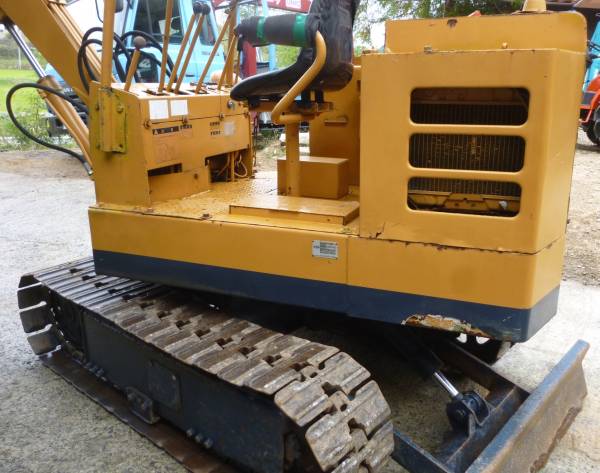 コマツ Pc01 1 油圧ショベル ミニ ユンボ 1 5ｔ 15馬力 日除付 車体 売買されたオークション情報 Yahooの商品情報をアーカイブ公開 オークファン Aucfan Com