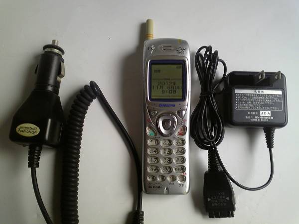 Ntt Docomo Sh1i ドッチーモ プレミアムシルバー 携帯電話 売買されたオークション情報 Yahooの商品情報をアーカイブ公開 オークファン Aucfan Com