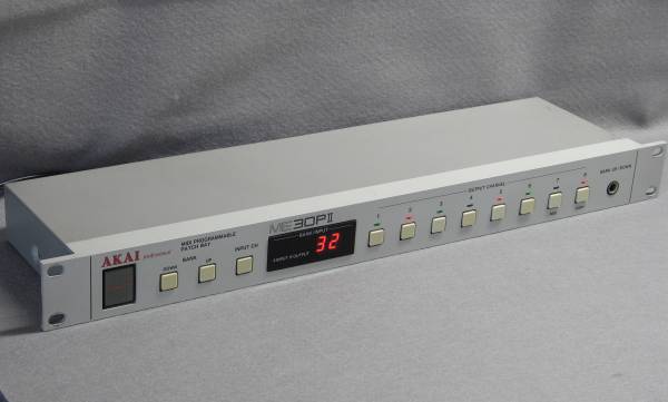 AKAI ME30PⅡ MIDIプログラマブル・パッチ・ベイ 4in／8out(MIDI 