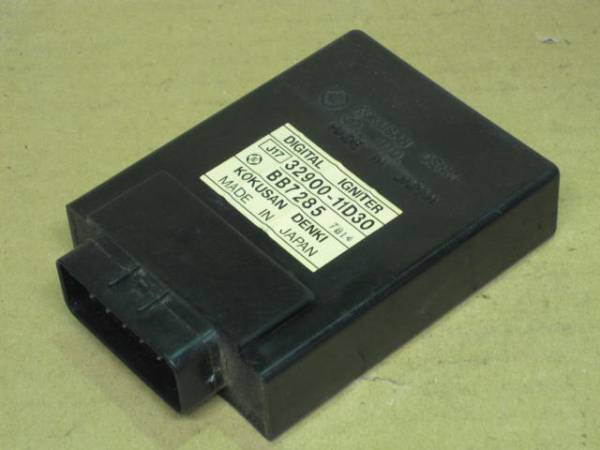 バンディット250V(GJ77A) イグナイターユニット 純正CDIユニット