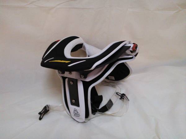 リアット　ブレイス　LEATT DBX COMPⅡ　白/黒　中古　Ｍサイズ_2