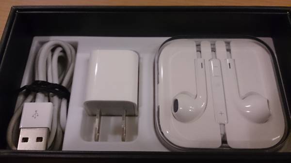 【白ロム】 au iPhone5 64GB ブラック 利用制限○_3