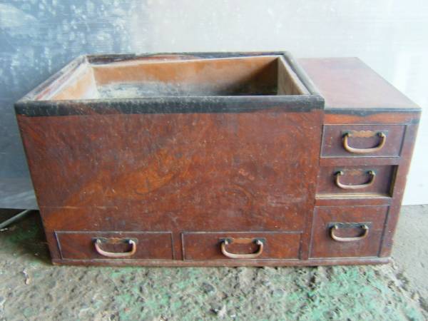 送料込み☆昭和レトロ【囲炉裏収納家具】火鉢/家具/古民家家具 長火鉢 五徳 おか炉 /囲炉裏 古民具 レトロ(日本)｜売買された