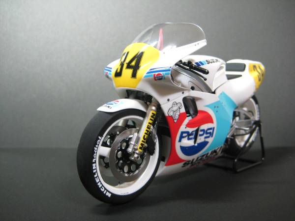 フジミ1/12 '88スズキRGV-Γ後期型（XR74） #34 K・シュワンツ_1