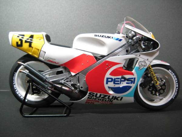 フジミ1/12 '88スズキRGV-Γ後期型（XR74） #34 K・シュワンツ_2