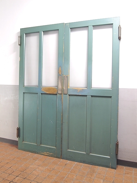 モールガラス 扉 建具 インテリア 昭和レトロ 当時物 アンティーク 古民家【値下げしました】 昭和レトロ 建具 木製枠 引き戸 モールガラス 古道具 2枚組 - メルカリ