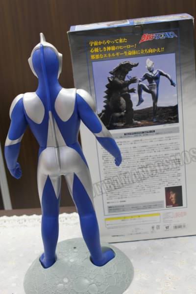 大型フィギア バンダイ 京本コレクション ウルトラマンコスモス
