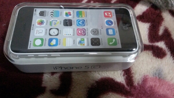 au iphone 5c ホワイト white 16G 新品 sim抜き_1