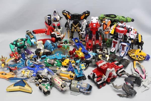 戦隊ロボなど色々まとめて ジャンク品！(ヒーローごっこ、格闘)｜売買