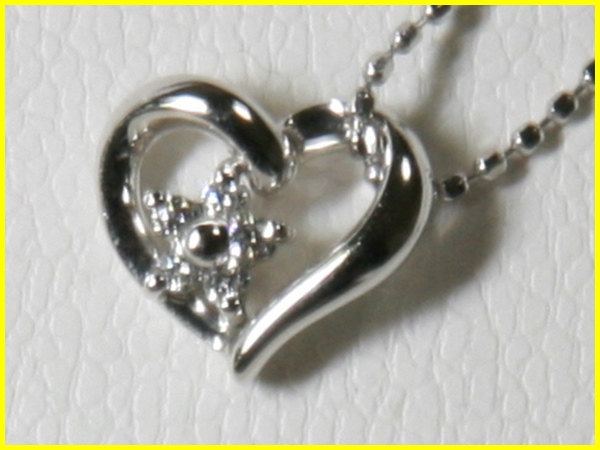 4℃ 新品同様 K18WG ダイヤ ハートフラワー ネックレス 送料120