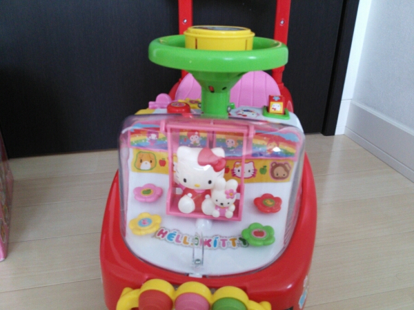キティちゃんの手押し車 わくわくハローキティworld 乗用玩具 売買されたオークション情報 Yahooの商品情報をアーカイブ公開 オークファン Aucfan Com