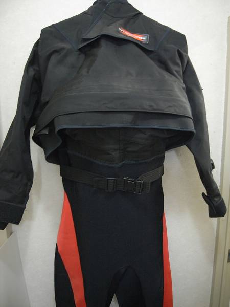 ワールドダイブ製・インタークロス・ドライスーツ（ブーツ27cm  