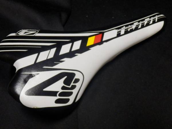 FORZA　サドル　新品未使用