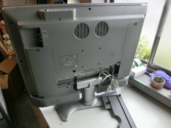 シャープ製の30型液晶カラーテレビ LC-30AD1 アクオス Aquos(液晶