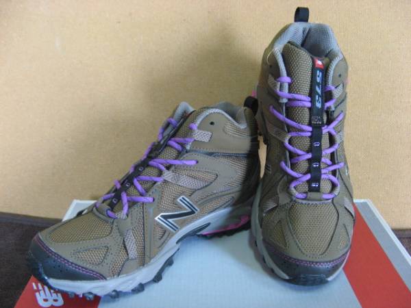 ニューバランスアウトドアシューズWO573H OL　24.0㎝