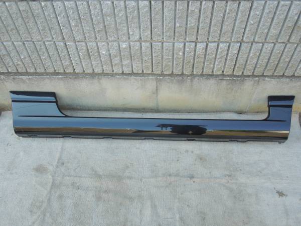 JB23W ジムニー 純正OP サイドステップ 右 99000 99064 879 黒