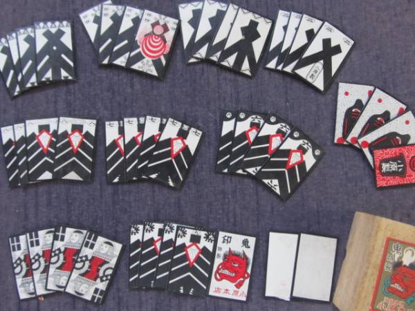 戦前 小原本店 鬼印 株札 40 3枚 桐箱 花札 黒 花札 売買されたオークション情報 Yahooの商品情報をアーカイブ公開 オークファン Aucfan Com