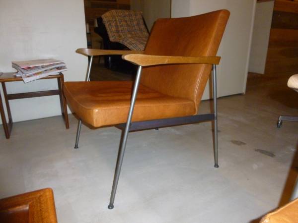 トラックファニチャーFURROWED-LEATHER ARM CHAIR(ウェグナー)｜売買 
