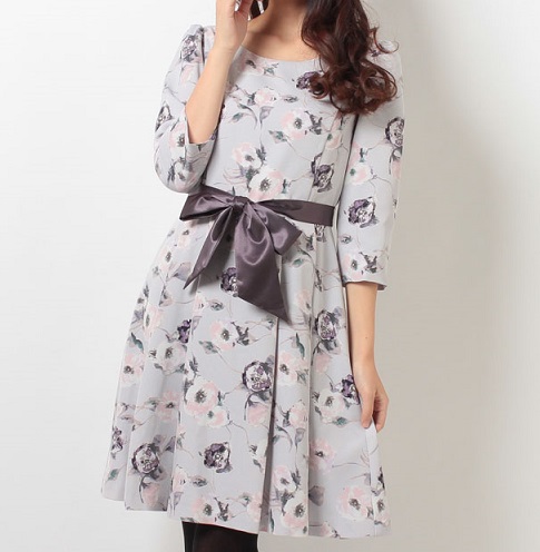 デビュードフィオレ　フラワープリントフレアワンピース
