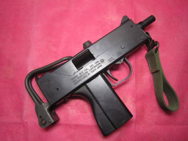 タイトー イングラムM11モデルガン