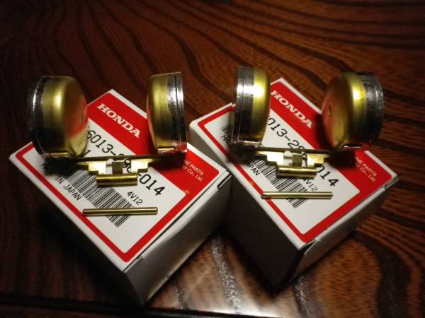 【CB72　CB77用　フロート２個セット　新品同様　定形外発送】