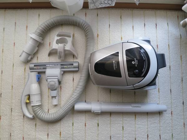 日立 CV-PF100 紙パック式 掃除機 中古 清掃動作確認済　1 中古 紙パック掃除機 日立 CV-RP2100 モーター交換済(日立)｜売買され