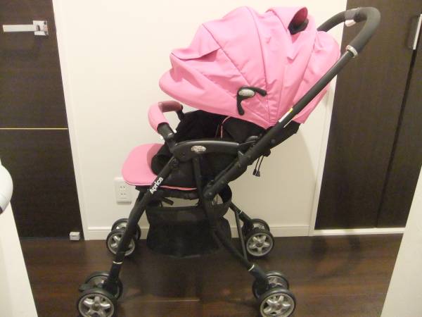 【美品】　アップリカ　エアリアラクーナ　オペラモーヴ