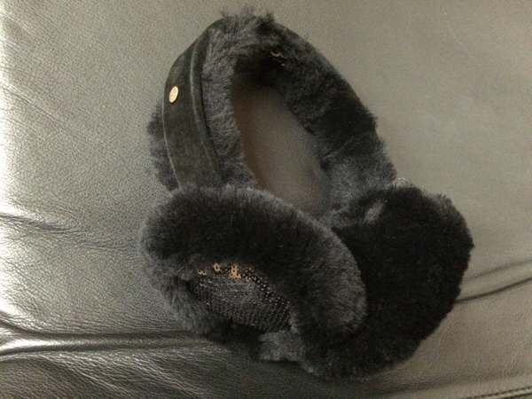 新品 UGG Australia アグ イヤーマフ 耳当て スパンコール 黒色
