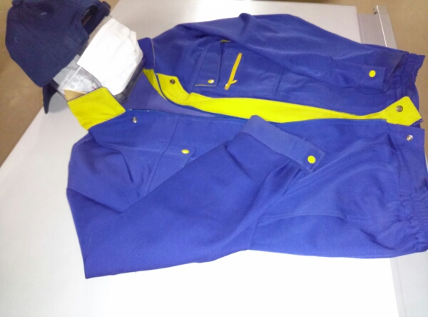 警察 鑑識課 木箱 警察グッズ 昭和 警察グッズ 鑑識風 制服 上着 送料込 美品(警察グッズ)｜売買された