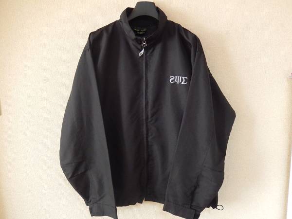 美品　ＳＷＡＧＧＥＲ　ウインドＪＫＴ　黒　Ｌ　　背中　ロゴ