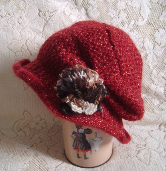 ◆カシラ　CA4LA　コサージュ飾*ラメ入り可愛い赤　ニット帽子◆
