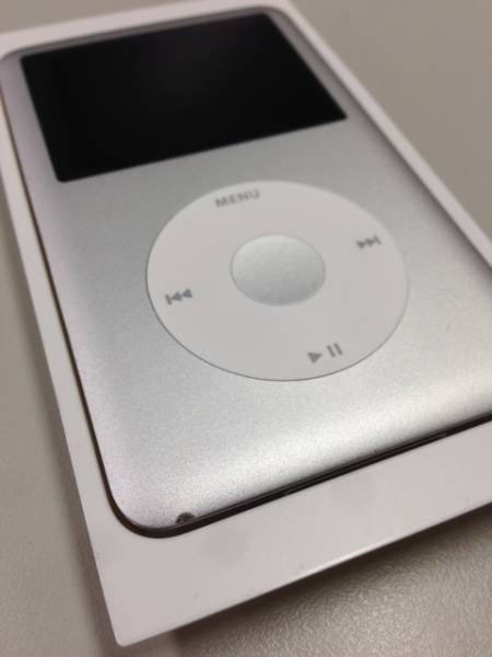 iPod classic 160GB シルバー 中古良品 付属品完備 Late2009モデル