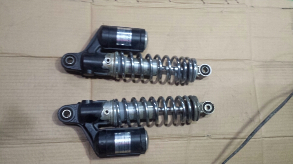 GK79A GSX400 インパルス KYBリアショック 左右セット gsx400