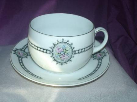 品質保証，人気セール ２０世紀中頃ババリアピンク薔薇絵カップ＆ソーサー(ヘレンド)｜売買されたオークション情報、yahooの商品情報をアーカイブ公開 - オークファン ヘレンド