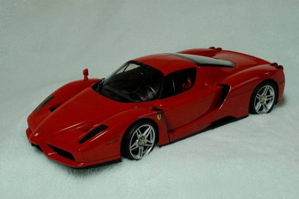タミヤ　1/12　エンツォフェラーリ_1