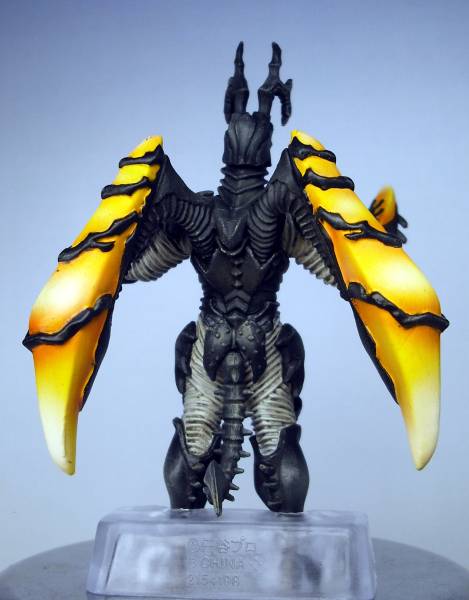 HGウルトラマン ハイパーゼットン(イマーゴ) リペイント 完成品