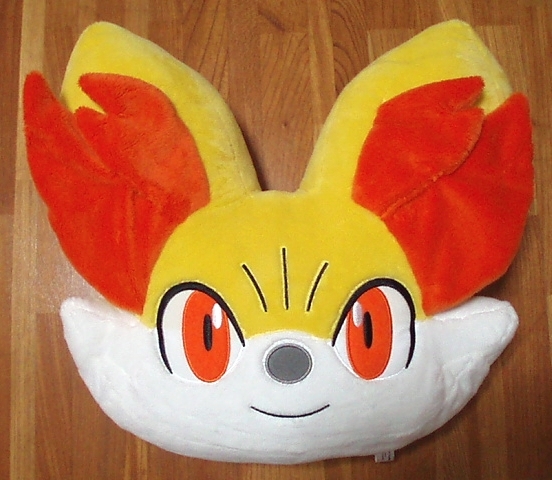 ポケモンセンター2014フェイス　クッション　フォッコぬいぐるみ_1