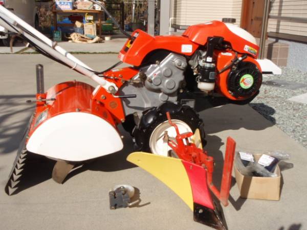 クボタ耕運機TR 600 陽菜中古 退職時家庭菜園にと4年前20万円購入2年