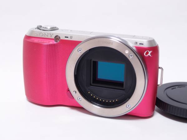【極上品】SONY NEX-C3ボディ（ピンク）＋純正ケースつき