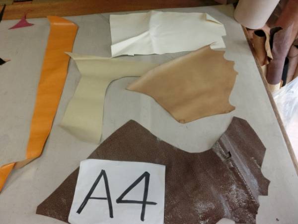 本革はぎれ約５キロ入り　色んな革が少量ほしい方に最適　A