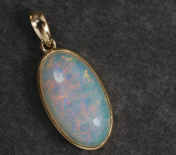 100～18金 赤の遊色綺麗 天然オパール 3.34ct トップ