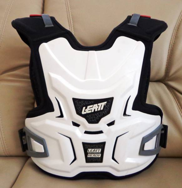 チェストプロテクター　子供ユースキッズ　ネックブレース対応