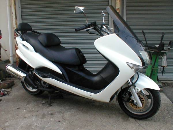 マジェスティ１２５　白　希少デジタルメーター！