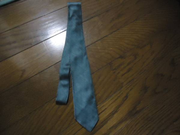 高倉健　肉筆サイン入りネクタイ