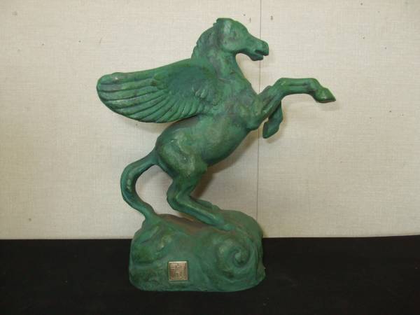 立ち馬 跳ね馬 置物 ペガサス 緑の馬の置物 その他 売買されたオークション情報 Yahooの商品情報をアーカイブ公開 オークファン Aucfan Com